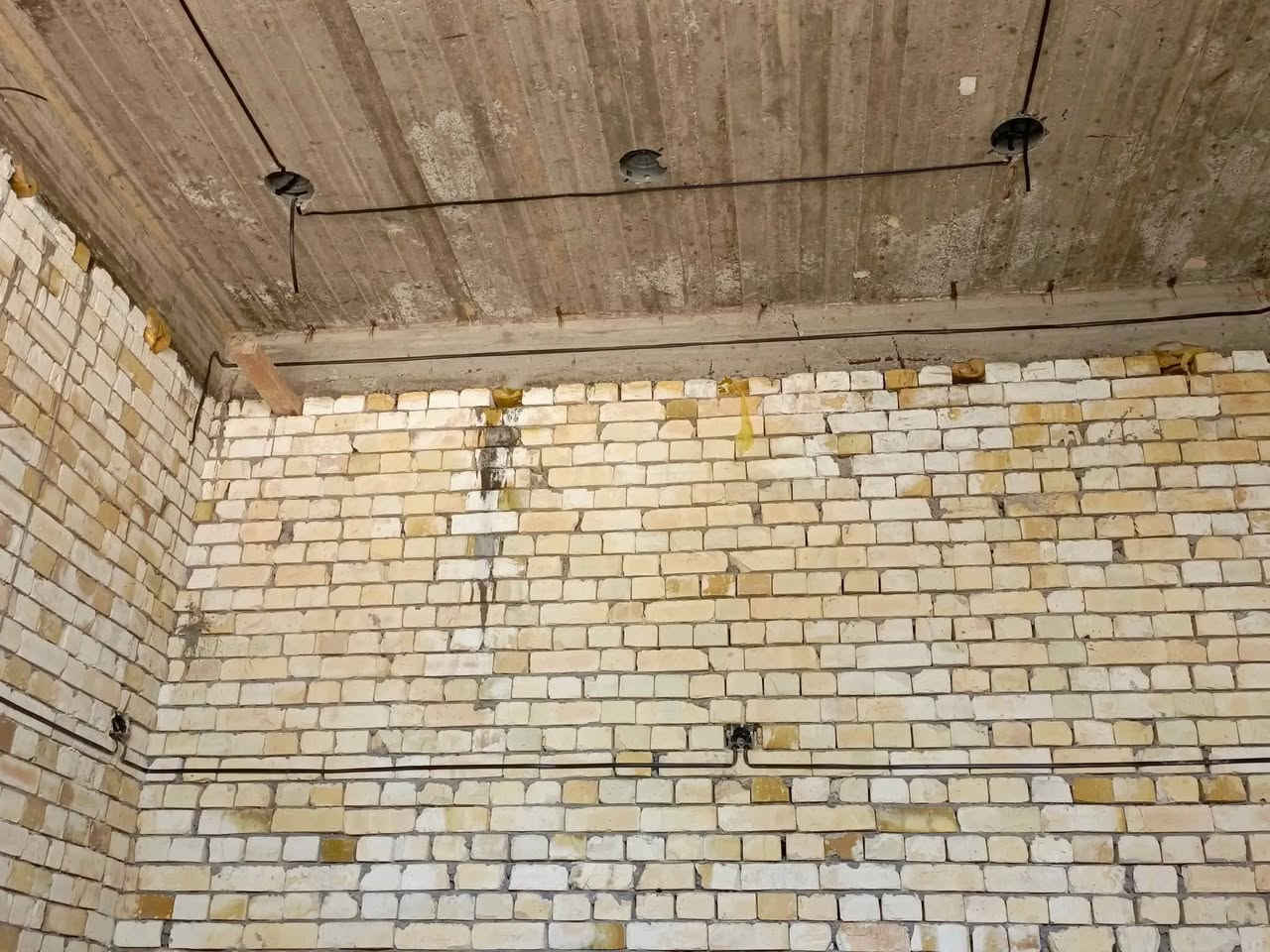 تأسيس كهربائيات بيوت
تأسيس سمينز
تسليك
تقفيل
بواري
وكافت الكهربائيات 
نصيب سبالت  وصيانه داخل المنزل
يعني مايحتاج تفتحه وتحير بي 
بيتك اسوي وتدللون 
العنوان بغداد 
***********
***********
