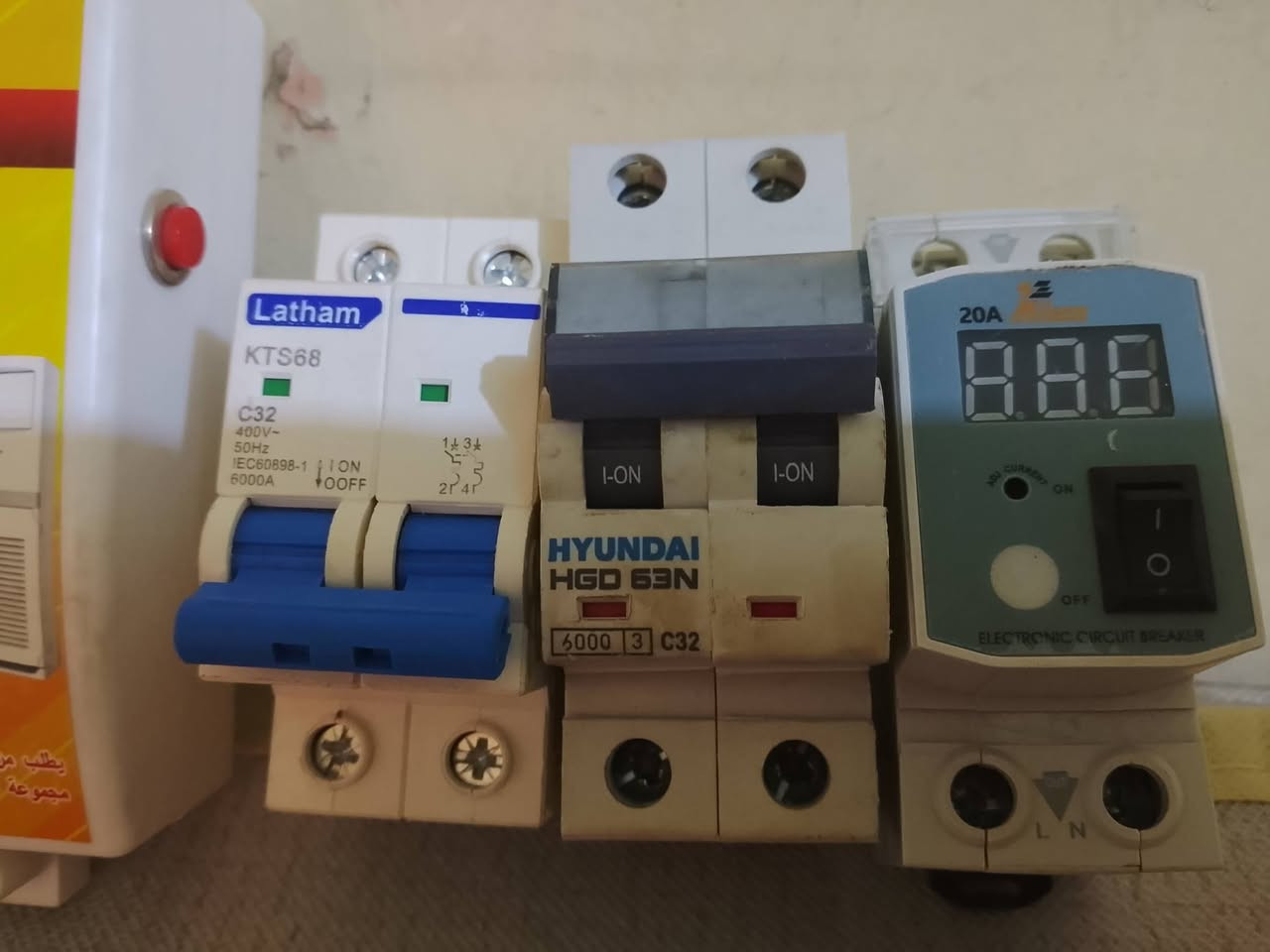 1. واير 4×2  22 متر مال سبلت قطعتين قطعه مايقارب 5 متر والثانيه 18  متر تقريبآ
2. جوزه 32 امبير الكوريه الاصليه

3. جوزه 32 امبير 

4. جوزه مال مولده 20 امبير  ام الشاشه 

5. جهاز حماية مال سبلت اصلي 

6. قفل مال فتح هيتر مال سخان للبيع قيم واخذ جديدات كلش

7. خلاط مال سنك الاصلي 

8. خلاط + دوش مال حمام

9. بلايس+ كتر + درنفيز عدد 2 

10. وباقي الغراض بل صوره وياهن كلهن

11. حبل قوي مايقارب 7 متر 

السعر 60 كلهن العنوان بغداد الزعفرانية شارع الكهرباء


**إذا كنت صاحب هذا الإعلان وتريد حذفه لأي سبب، رجاءا أرسل رسالة إلى الدعم الفني**