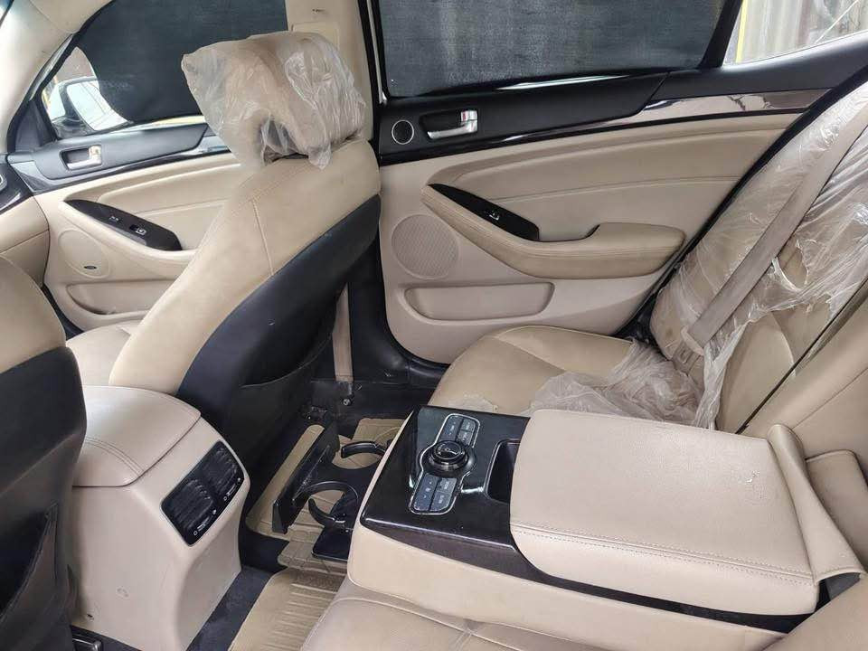 السلام عليكم للبيع الموديل 2014

كيا كادينزا خليجي  داخل ملكي 

السيارة فول ١/١  

6 سلندر 

اللون ابيض لؤلؤي🩷

المواصفات✅

فول فول 👍

-تشغيل بصمة مع بصمة الابواب الامامية🎶

داخل  كريمي ملكي ❤️

-نظام ترحيب😍

-انارة بالمرايات والابواب الامامية👍

-كاميرا وحساسات خلفية❤️

-حساس ماسحات💕

-بردة خلفية متحركة👍

-كشنات كهربائية جلد تدفئة وتبريد  ❤️

-كشنات خزن ميموري 🥰

-لوحة تحكم بالكشن الخلفي👍

-لد امامي وخلفي💕

-تحكم كامل بالستيرن💁

-شفتات ستيرن رياضي بلادي❤️

-نظام ترحيب 👌

-اشاير مري+شفط+قلاب 💁

وباقي مواصفات الكادينزا معروفه 

السيارة مضيوف الهة منضومة غاز كاملة 

السيارة رقم بغداد منتهية السنوية قبل شهر 

السعر 135 

مكان السيارة البصرة القبلة

*********** البصرة, العراق
