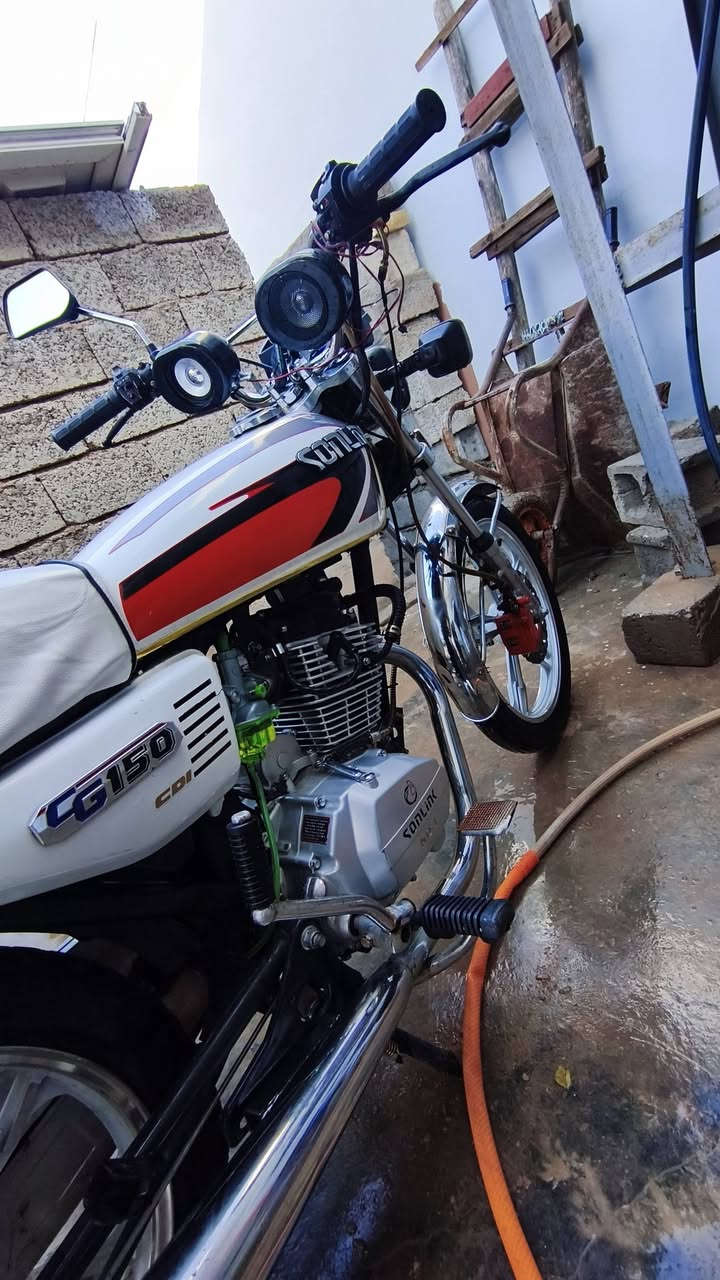 دراحة للبيع موديل 23 فول نشاط شلعة اشك الكاع نضافة مثل ما كدامك كهربيات شغلة فول سلف  نكرة لو بابرد جوة نكرة سلف السعر 500 وبيهة مجال بسيط وهاذ رقمي ***********
