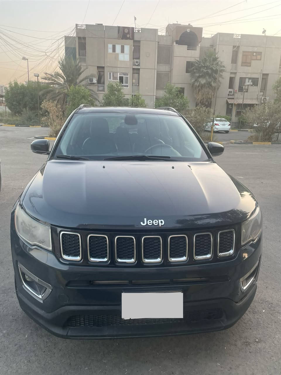 السلام عليكم من رخصة الادمن  جيب كمباس limited مو ديل 2018 ماشية 71000 كم  رقم بغداد 
مرايات كهربائية 
كشنات جلد 
كامره خلفية 
محرك 2400
فتحة بانوراما 
بصمه
تشغيل عن بعد 
السعر  18,500,000 عراقي
المكان قرب البياع 
الرقم ***********
