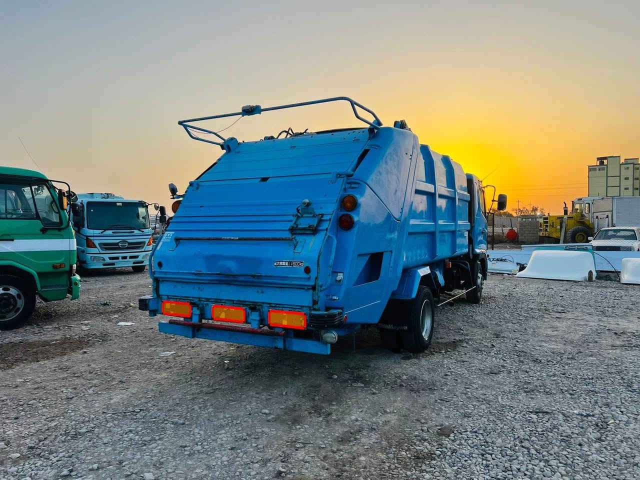 اللهم صل ع محمد وآل محمد 👍🇮🇶🇮🇶
هينو شيطان كابسه نفايات كبسه 10 مكعب 
مكينه 5 سلندر كهرباء دخول جديد 
 معرض النصر / قضاء النصر / ذي قار 
***********
***********
