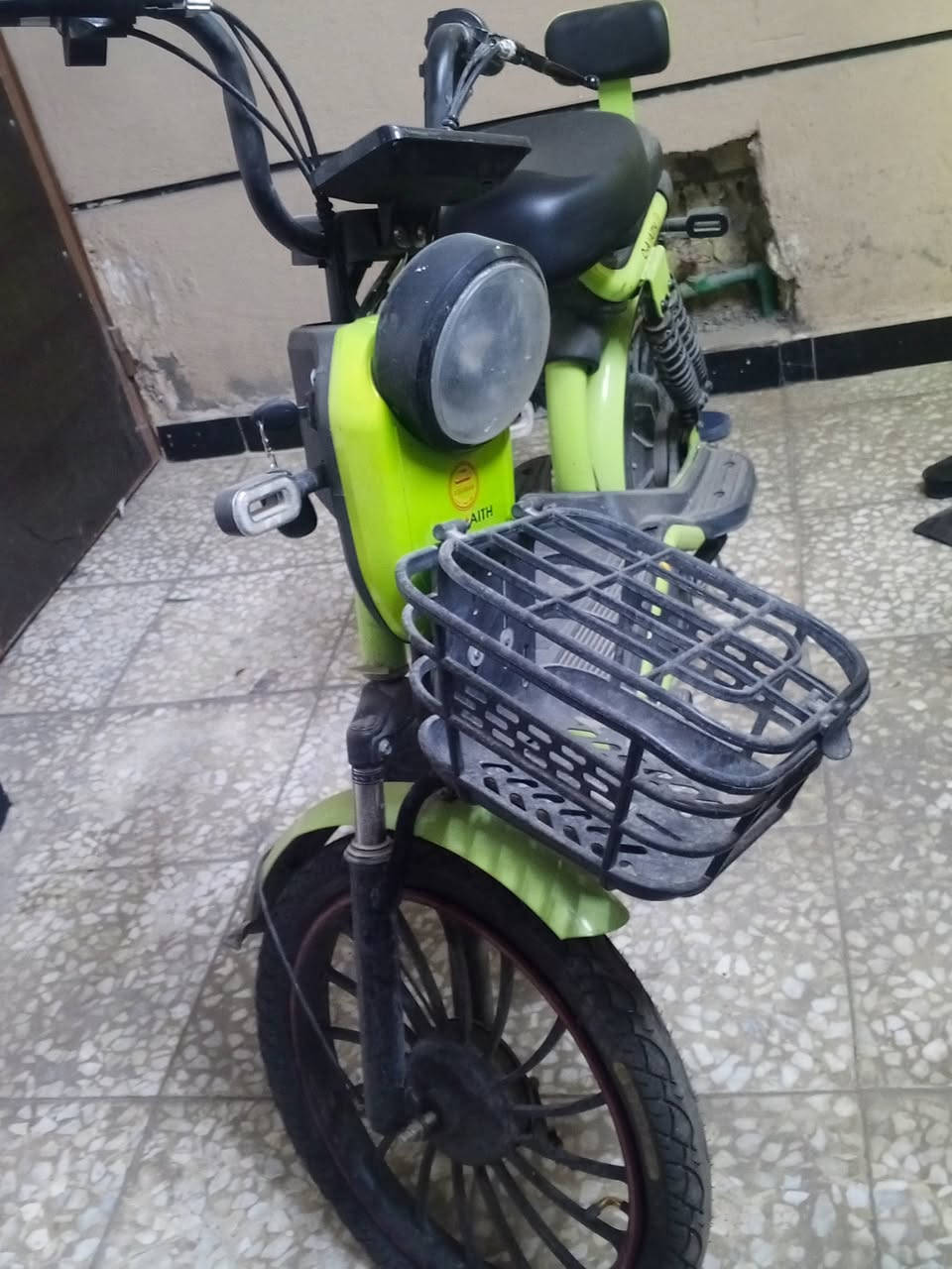 دراجه شحن حجم ١٤ سعر ٢٠٠ بطاريات تعبانه للتواصل واتس***********

