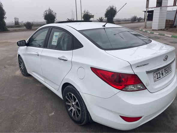 السلام عليكم 
هونداي اكسنت للبيع موديل 2015خليجي فول مواصفات 
حجم المحرك 1600رقم بغداد بأسمي بيها 3مكانات رش بدون اي ضرر داخلي 
السعر المطلوب 105
مكان السيارة بغداد الدورة
*********** حلة
