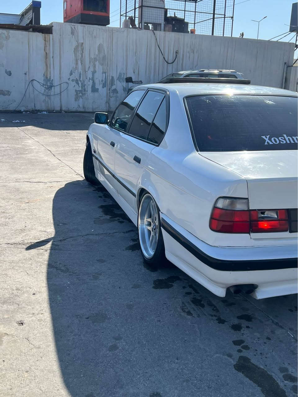 بو فروشتن موديل ١٩٩١ مه كينه ٥٢٥ بيلادي فو ل مواسفات. توماتيك سلايت. ٤ جام كاره باي. گوشين هيته ر  پيش گه وره.    ويل m 18. لايت  علقه ده حامي m سياره له رسم چونه روبه رو اوهايه ره قه م هه وليره سه نه وي. ژينگه ي هه موي نويه هه تا ٢٠٣٠ سياره كه هيج نه قو ستا نيه كي نيه عيزام بو ياخه. بو جواني جه مپه كي خه فيفي هه يه شايه ني باس نيه سه قفو شان به شه رته. سياره كه  بي مه سروفه هه موشتي نويه    له هه وليرم. سحري ٦٠ و محامله  گير مه كينه هه موي به شه رت  تكايه مشته ري ني بيزارمان مه كه. *********** أربيل, العراق
