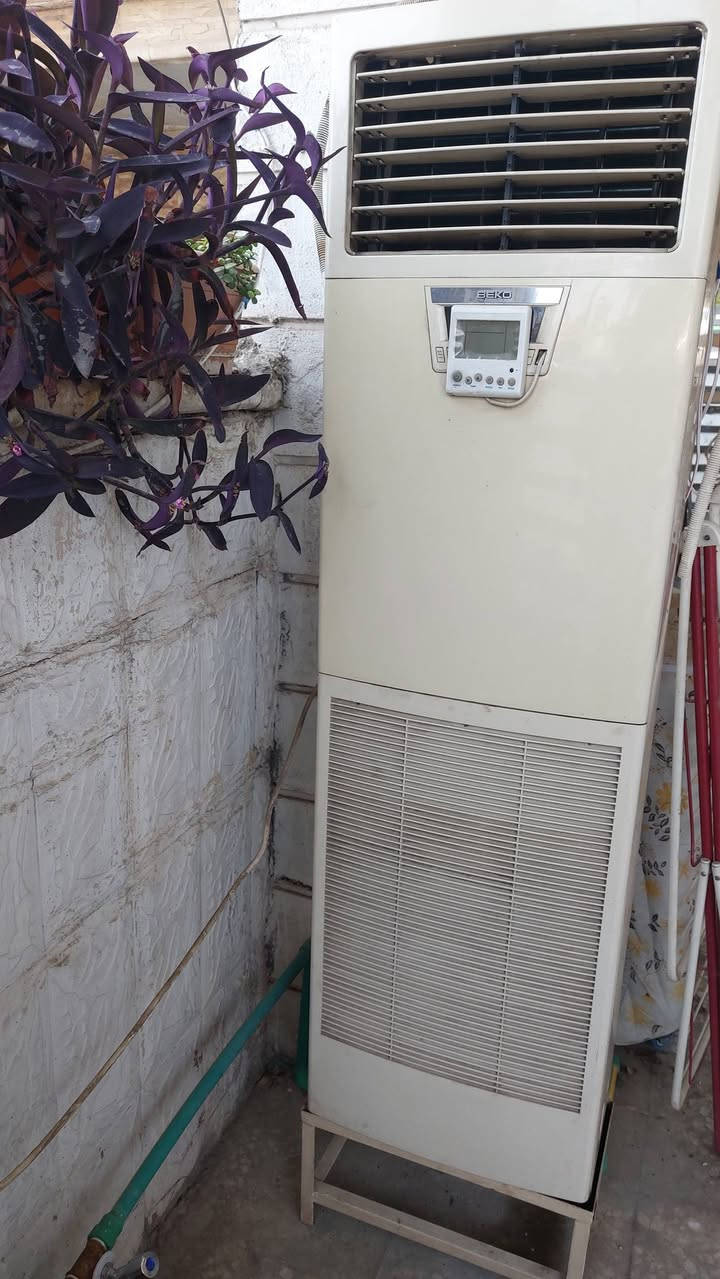 تبريد لبيع شغال ٢ طن ٢٥٠
سلبت كنتوري نوع بيكو  ب ٣٠٠ حجم ٢ طن 
كراسي عدد ٢ ب ٥٠ الف 

*********** بغداد حي القادسية
