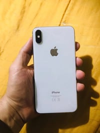 ايفون Xs max  ذاكره 64 بطاريه 78 الجهاز عله وضع شركه وتر ملاحضه الجهاز...