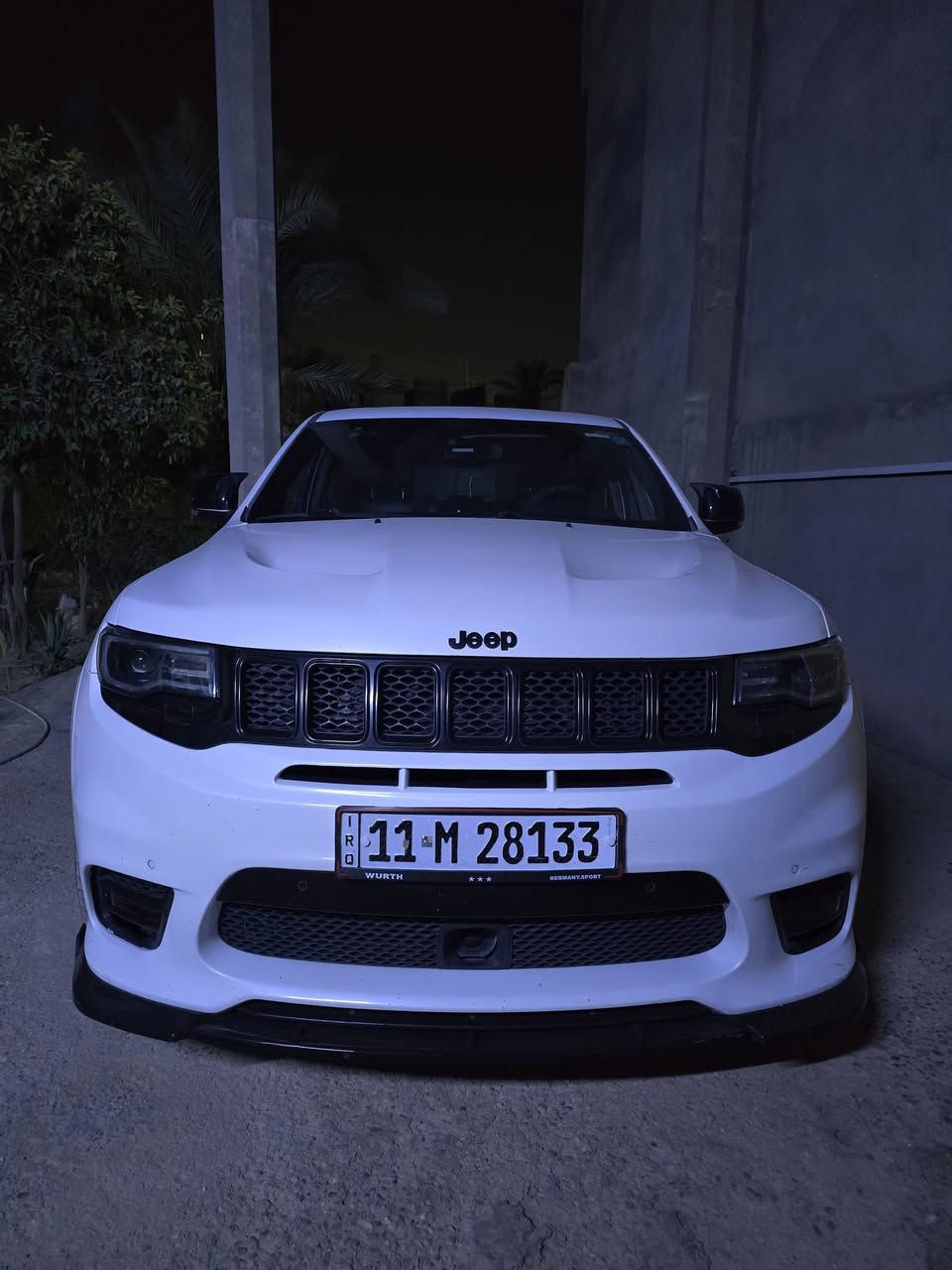 الوحش للبيع.. جيب جراند شيروكي SRT 6400cc موديل 2020 (فول كامل)إذا تدور على القوة، الأمان، والفخامة.. هذه السيارة مجهّزة بكل شيء.
الوحش للبيع.. جيب جراند شيروكي SRT 6400cc موديل 2020 (فول كامل)
​المواصفات الفنية:

​المحرك: 8 سلندر 6400cc Hemi  

​الموديل: 2020.

​الرقم: بغداد.

​الإضافات الرياضية: صالنصات Borla (نغمة طرب)،

لايت موضوع ثاني... زرع عدسات وحاجب متغير اصلي واناره قويه وزرع شاشه بالايت

 شوته رياضية (أداء عالي).

حجر بيئه موجود 

​مواصفات الفول (Full Options):

​الرادارات: رادار أمامي للتنبيه وتحديد المسافة، رادار جانبي (نقطة عمياء).
نظام الركن الذاتي (Park Assist) أو الأوتو بارك.
​التحكم: رادار تحديد المسار (Lane Keep Assist).

​الكشنات: جلد مع شامواه، تبريد وتدفئة كشنات أمامية، وتدفئة كشنات خلفية.

​التدفئة: تدفئة ستيرن (مقود).

​الصوت: نظام سماعات Harman Kardon (صوت محيطي جبار).

​السقف: بانوراما.

​الشاشة: شاشة كبيرة تدعم CarPlay و Android Auto مع نظام ملاحة متطور.

​التشغيل: بصمة، تشغيل عن بعد، وفتح صندوق كهربائي.

​حالة السيارة:

​خالية من حوادث التصادم  بدون ايرباك (شرط الفحص).فقط

​جاملغات امامي كلير (تجميلي فقط).

​السيارة جاهزة، نظيفة جداً وباقي تفاصيل راسل او تصل ودلل

​ والسعر: 30 الف دولار (٣) شدات

المراسلة على الخاص أو الاتصال على الرقم: [***********_***********]

​"السيارة لمن يعرف قيمتها
