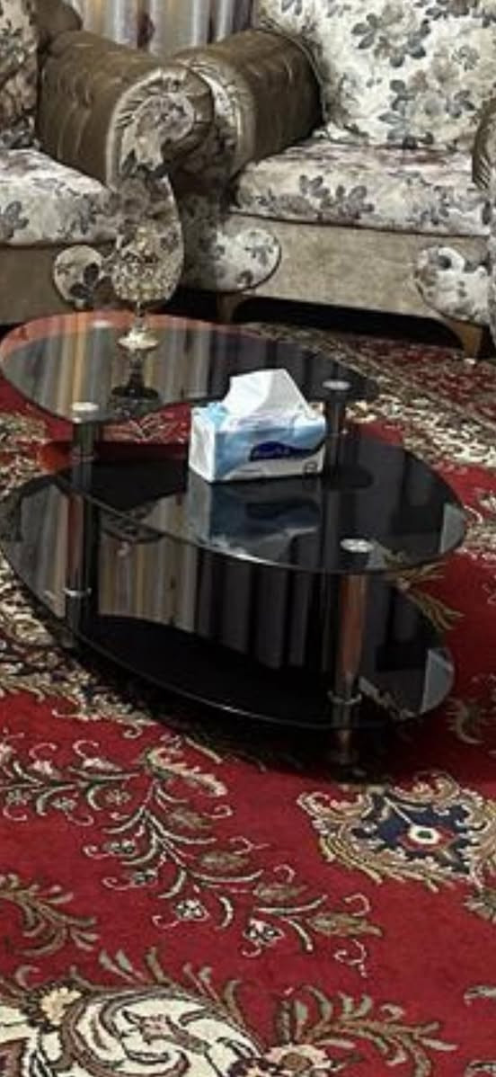 قنفات خمس قطع ثنين كبار وثلاثه صغار
استعمال قليل ونظاف بدون كسر او تمزيق او بقع 
مكاني البصرة القبلة حي المهندسين 
للتواصل على رقمي الخاص 

+964 772 292 6973
@

