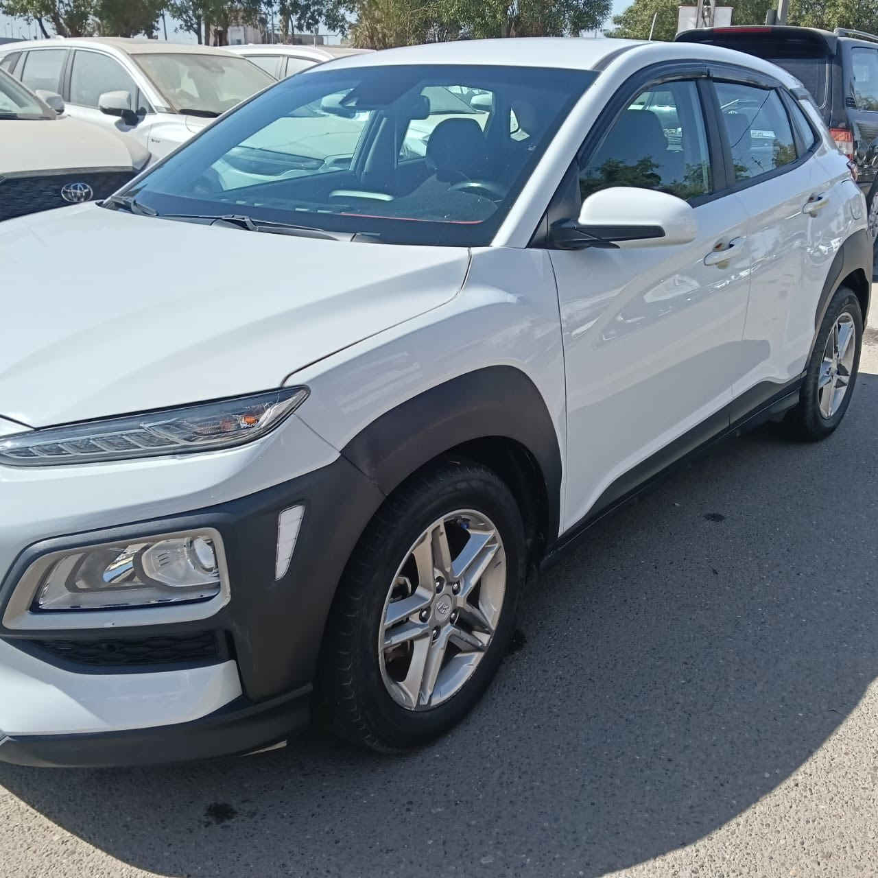 سلام عليكم كونا ٢٠١٩للبيع ورد امريكي 
حلوه سياره جديده بيها صبغ بحافت البنيد وسوي من جملغ بدون دواخل سياره جديده 
تخم تاير صدر امامي خلفي 
رايدها ١٢٨وبيها مجال 
الاستفسار***********
مكاني بغداد
