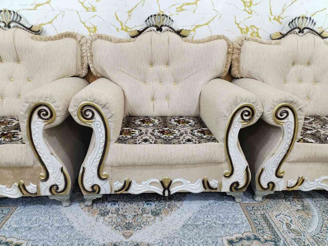 السلام عليكم تخم للبيع العدد 10قطع العنوان الديوانيه ***********
