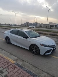 ⚫️تويوتا كامري 2022 SE Plus   ⚫️محرك  2.500 / فور ويل  ⚫️4 سلند  رقم ا...