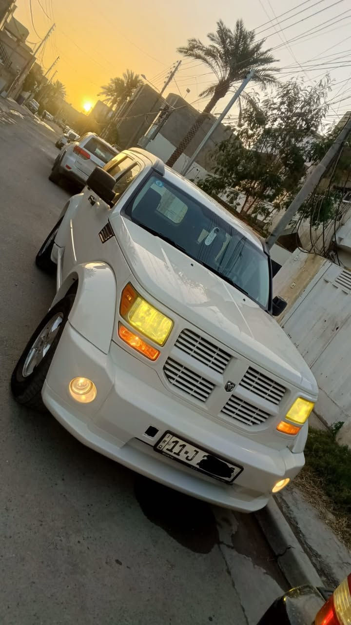 السلام عليكم دوج نترو 2008 مكفولة كفالة عامة من الصبغ والضربة والبارد سيارة جديدة كلش محرك وكير جديد ومكفولات حجم المحرك 3700 صدر خلفي امامي جديد لوك تخم تاير قبل اسبوع شادة تبريد ثلج منظومة كاملة سيارة متعوب عليها ما تصرف عليها الف دينار رقم جديد وهزة جديدة تحويل ثاني يوم السعر 95 وبيها مجال بسيط مكاني بغداد الدورة ابو الطيارة الاتصال ***********
