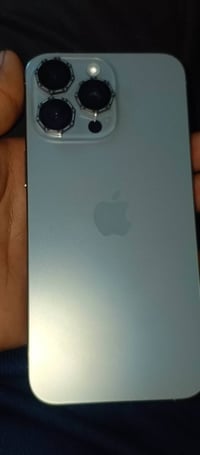 ايفون 15 برو ماكس   ماستر نموذج شرق اوسط    كامل   ذاكرة / 256  بطاريه...