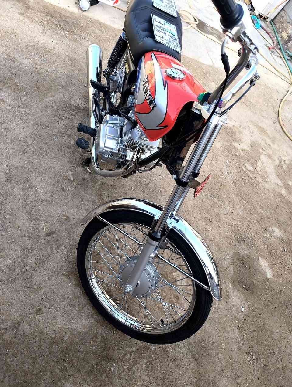 ( دراجه رقم وسنويه انگليزي .. شاصي ارشه موديل 21 )
وباقي الغراض تعمير 26 كله نامه اصلي ،، عارضه ب مليون و300 وبيه مجال بسيط للشراي .. ( *********** )
