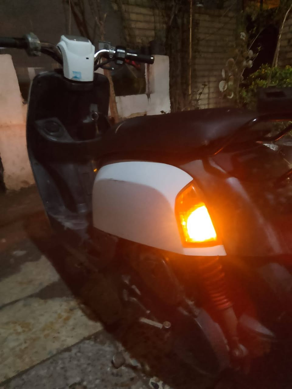 سلام عليكم ماكس بوليس كاملة من كلشي بس عوزها بنزات خلفية و كلجات شوي تعبانة أما كهربائيات كاملة سلف هندر كلشي كامل مكاني  بغداد متواجد خاص و واتساب فقط ***********
