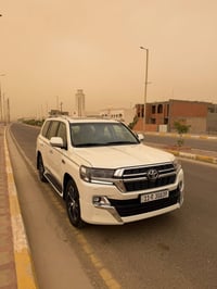 لاندكروز • ٢٠٢١ • ٨ سلندر