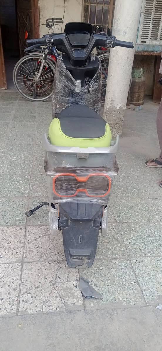 السلام عليكم عندي درجه شحن بيع READY. 2025 بطاريه جديده 6 مكان حي العامل السعر 600 مجال شراي تصل رقم ***********
