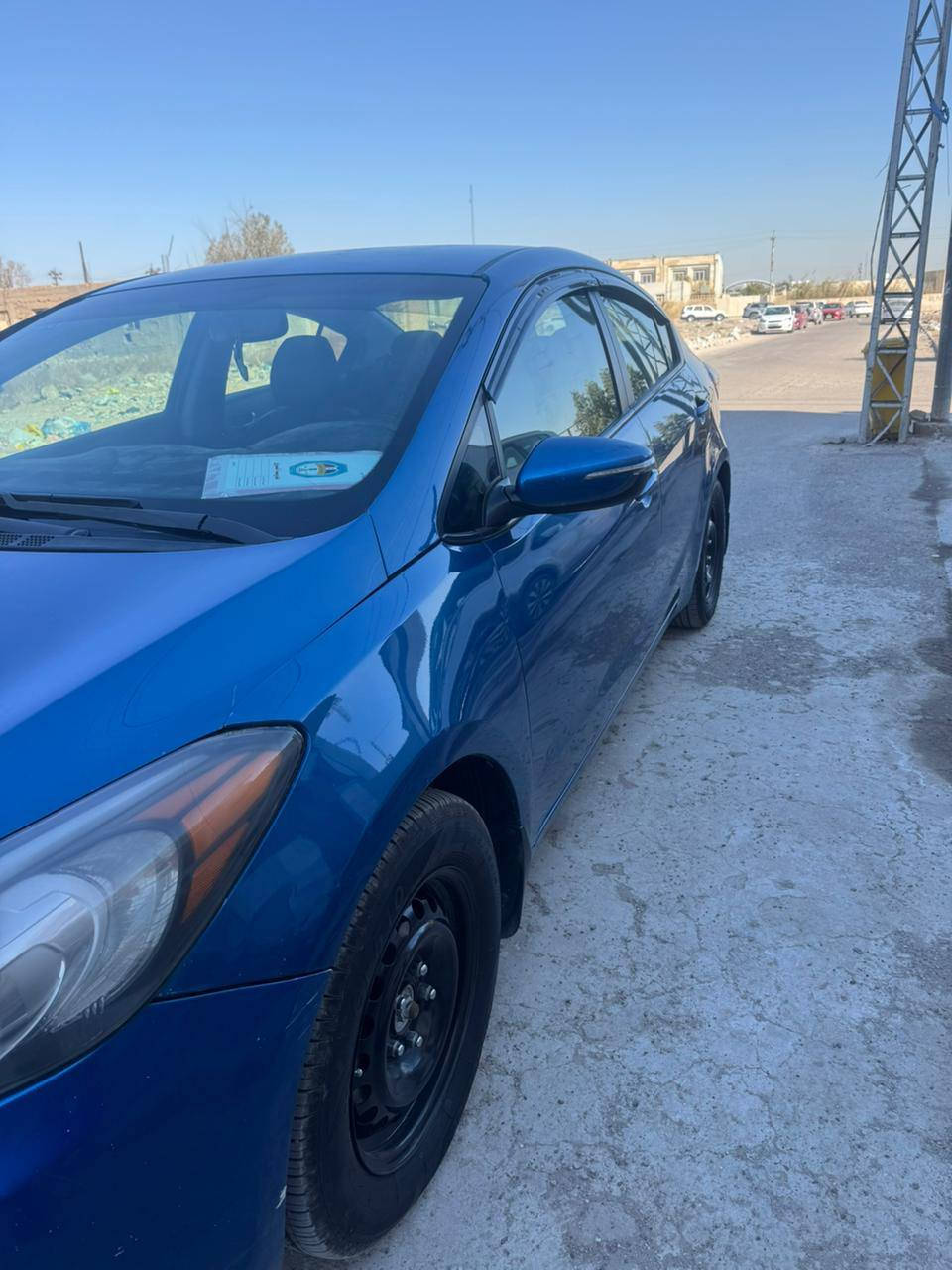 السلام عليكم ورحمه الله وبركاته من رخصت الأدمن كيا فورتي موديل 2014 وارد امريكي حادثها فقط دعاميه اماميه يعني كفاله من صبغ فقط دعاميه مكينه 2000 دوش تخم تاير جديد صدر جديد تبريد تدفئه كير مكينه كلشي نظيف بالسياره ماناقصها شي 
سعر السياره ١١٥ بيها مجال بسيط العنوان بغداد حي العامل 

رقم الهاتف ***********
