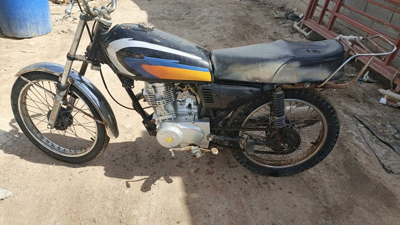 سلام عليكم شباب دراجه ادوات  نضيم والله  يرادله ترتيبات قليله السعر 250  *********** المكان البصره الدير الزريجي
