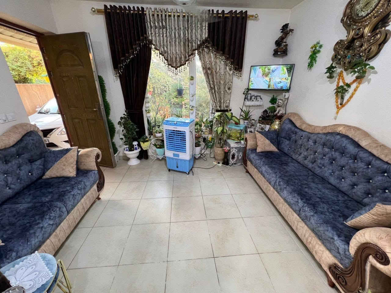 @🏘️دار للبيــــــــــــع ( حر نقد فقط غير مطلوب)
فـٓــــي مجمـــــــع الكوثـــــــر السكنــــــي آبــــو غــــــرق
_________________
المساحـــــة // 150م #طابـــو #مــــــلك #صــــرف
الواجهــــــــة // 7.5م
النـــــــــــــزال // 20م
_________________
🏗️🧱#الطابــــــــــــــق #الأرضـــــــــي
غرفـــــــــــة وصالــــــــــة ومطبـــــــخ ومجمــــــــــع صحيـــــــــات ومنـــــــــــاور وكـــــــــراج وحديقتيـــــــن ... 
🏗️🧱#الطابــــــــــــــق #الثانـــــــــــــي
غرفـــــــــة وهــــــــــول ...
__________________
((مع الدار كهرباء 3 فيز ،)) 
((مجاري امطار ومياه ثقيلة تصميم الدور اوربي)) 
__________________💲
السعــــــــر 165 مليـــــــون قابـــــــــل للتفــــــــــاوض
__________________💲
#مكتـــــــــب
              🏘️أمـــــــــلاك بابــــــــــل للعقـــــــار🏘️
#الكائـــــــــن
 شارع_الكرامة_قرب_الضريبة_مقابل_التخطيط_العمراني
***********
        ***********📞☎️📞***********
_____________________________________________
