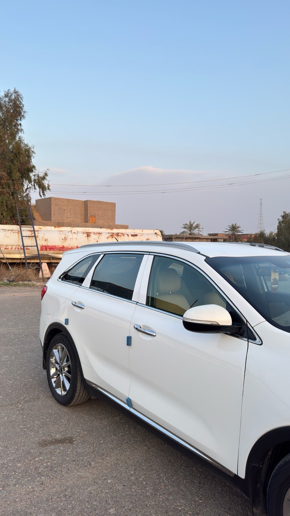 السلام عليكم سورنتو٢٠١٧ للبيع
ماشيه ١١٠ الف 
بيها بنيد مصبوغ ونص جاملي 
كير جديد والعنوان صلاح الدين 
للاستفسار باقي التفاصيل ع الرقم 

***********