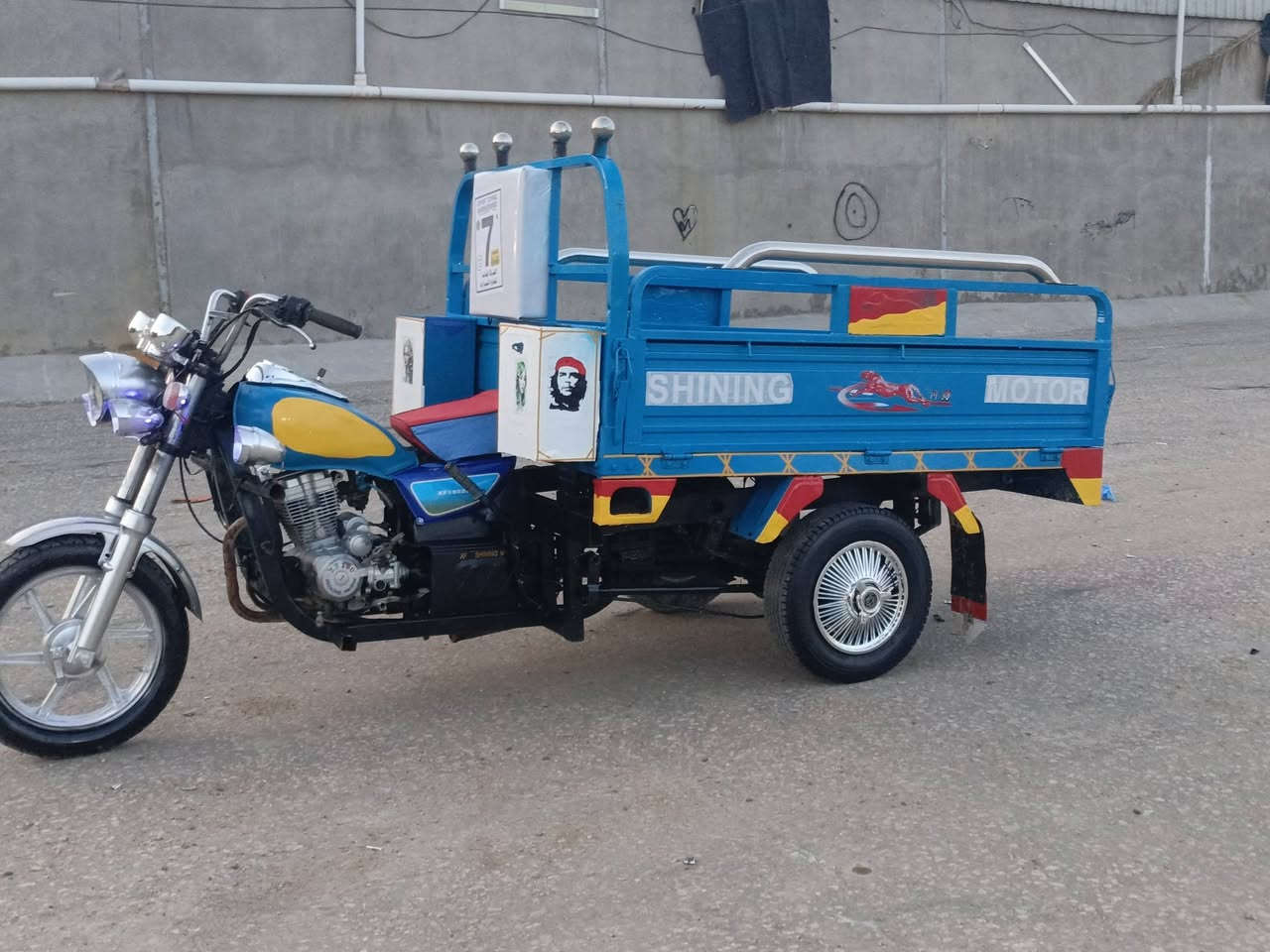 السلام عليكم ستوته للبيع موديل 20 ستوته حلوه جاهزه كهرباء شغاله مكينه 22 مقفوله شاصي رقبه اوراق اصولي كان بابل الشوملي ***********
