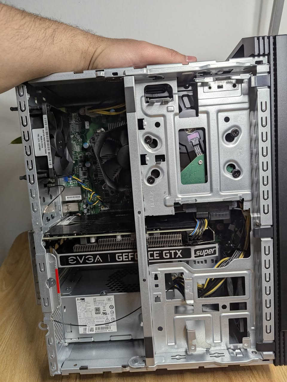 Lenovo ideaCenter Gaming 
كيس لينوفو جديد مع الكارتونة الاصلية 
بعدة جديد و حجمة صغير و مرتب 

مواصفات 

I5 1040f
1650 super
1T HDD
512 SSD
4G ram DDR4

يحتاجلة رام يتطور ويشغلك اغلب الالعاب بدون مشاكل 

السعر المطلوب  425 الف نهائي 
العنوان بغداد / الغزالية 
***********
