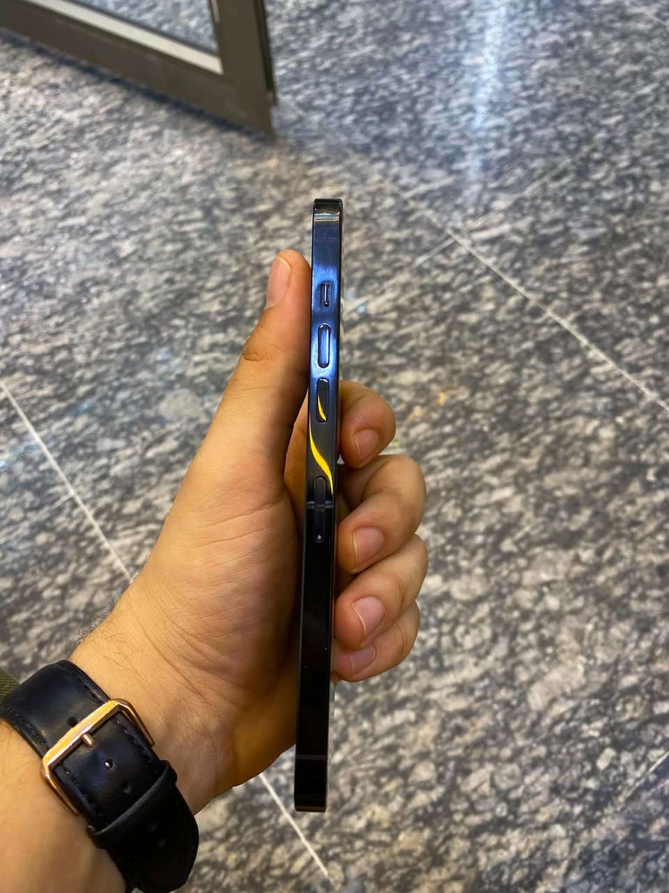 سلام عليكم آيفون ١٤ برو ماكس ٢٥٦ بطاريه ١٠٠ معلاية بطاريته بس ما مبدل بي ايشي جهاز كلش حلو ونظيف 
مكان بغداد الجديدة شارع المسبح 
سعره ٦٩٠ الف 
***********
