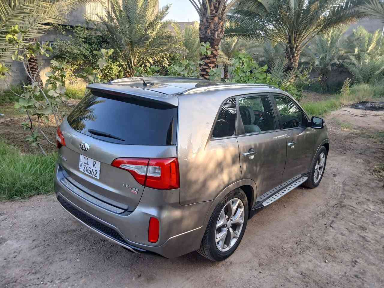 سلام عليكم سورنتو للبيع موديل ١٤ فول مواصفات sxl بصمات بوب وتشغيل بني راما رقم بغداد الجديد ٦سلندر ٧راكب السياره جديده وسعر ***********
