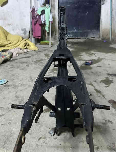 شاصي للبيع مال نامه شلامجه بوريه ضعيفه لا عواج ولا لحيم مكفول مصبوغ حراري سعره ٦٠ قفله بدون مداهر مكاني كزيزه ***********
