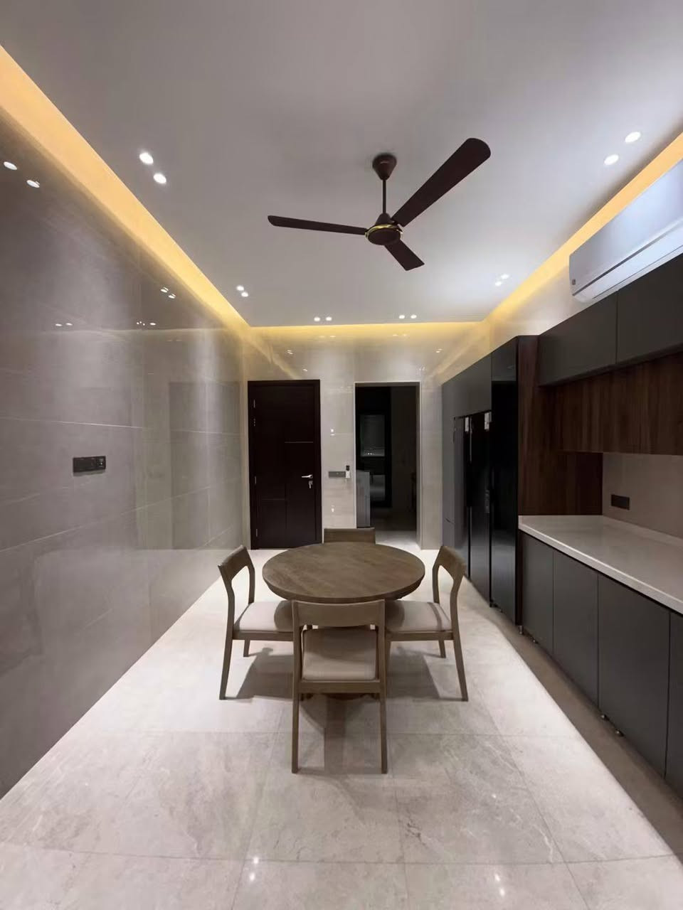 🏠کۆژین دیکۆرات 
◾️عرض خاص _خصومات على جميع أعمال الديكور 

◾️تصميم تنفيذ واجهات موديرن و كلاسيك 
◾️سقف مغربي أصيل باجود الخامات  
◾️فلين و فوم تركي عازل الحرارة والصوت 
◾️صبخ داخلي خارجي بألوان عصرية 

◾️مواد مغربي ته به ق تركي (١٢٫٥)ملم حديد ئوميگا و شيال و زاوي  كامل(0.5 ) 
◾️تنفيذ سريع +ضمان ١٥ سنة 

📠***********//Whatsapp
