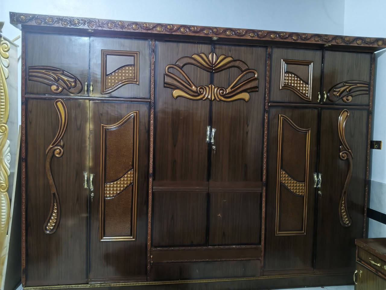 سلام عليكم يوجد عرفه نوم خشب صاج البيع السعر 600 بيها مجال العنوان قضاء الرمانه لاستفسار علا هاذ الرقم ***********
