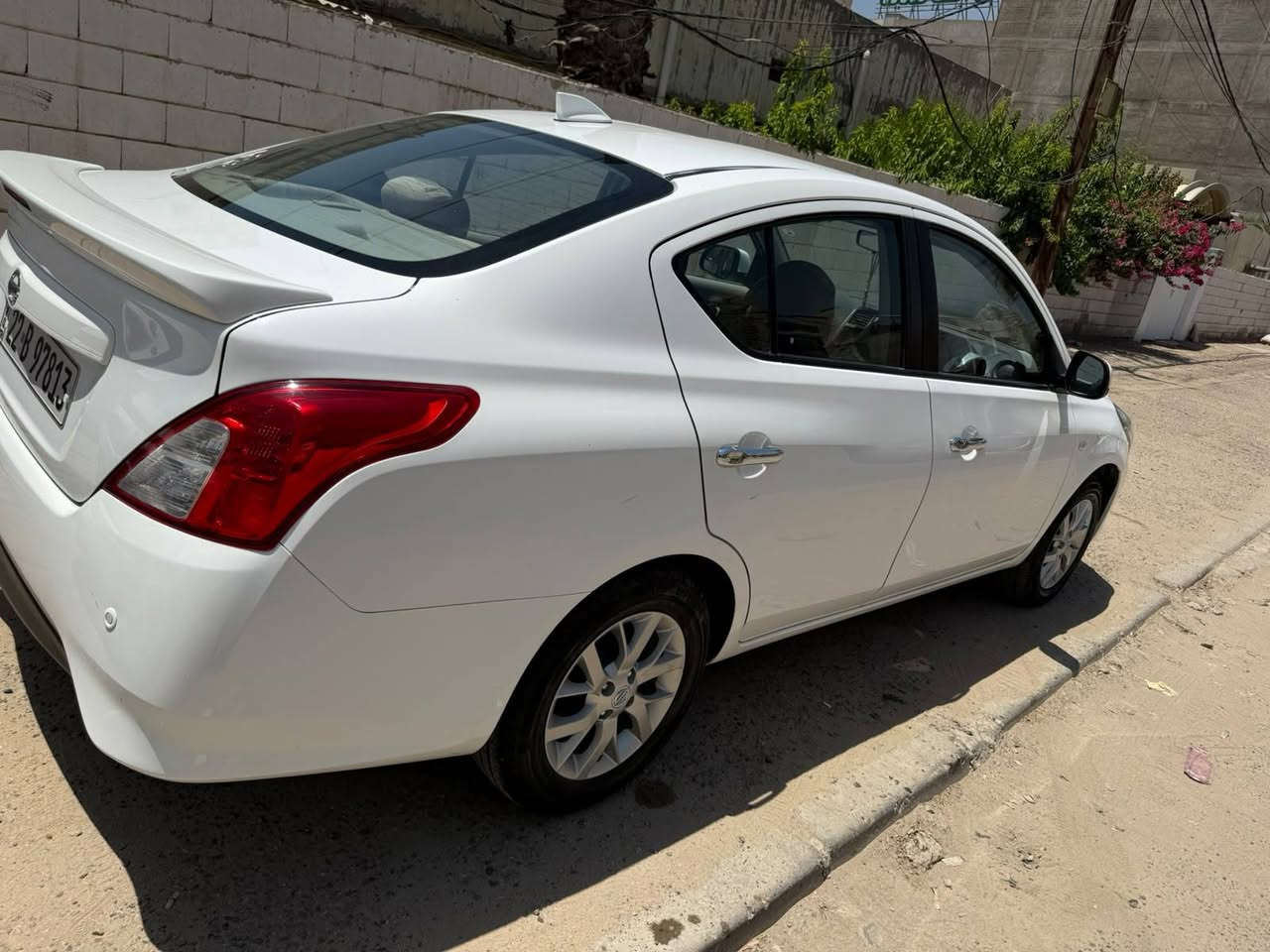 🚗 للبيع: نيسان صني 2024 (الهندي - المرغوبة) 🚗
​السلام عليكم شباب.. عارض سيارتي للبيع وبمواصفات توب ونظيفة جداً بحالة الوكالة:
​🔹 الموديل: 2024 (الهندي - المونتاج المرغوب، أم البليتة الزرقاء).
​🔹 المسافة المقطوعة (الماشية): 12 ألف كم فقط (شبه زيرو).
​🔹 الرقم: أربيل.
​🔹 حالة البدي: مكفولة من الصبغ والبارد (بحالة الوكالة) 🛡️.
​✨ المواصفات (فول مواصفات):
​☑️ شاشة بلادية أصلية.
​☑️ تحكمات ستيرن كاملة.
​☑️ ويلكاب بلادي مميز.
​☑️ 4 جامات كهرباء.
​☑️ اريال الزعنفة الخلفي المميز.
​السيارة بحالة الوكالة، ما تحتاج أي مصروف، وجاهزة للتحويل مباشرة.
​📌 المكان: بغداد - المنصور
💵 السعر: 125 ورقة (دفتر و25 ورقة)
📞 للتواصل والاستفسار (واتساب فقط): ***********
