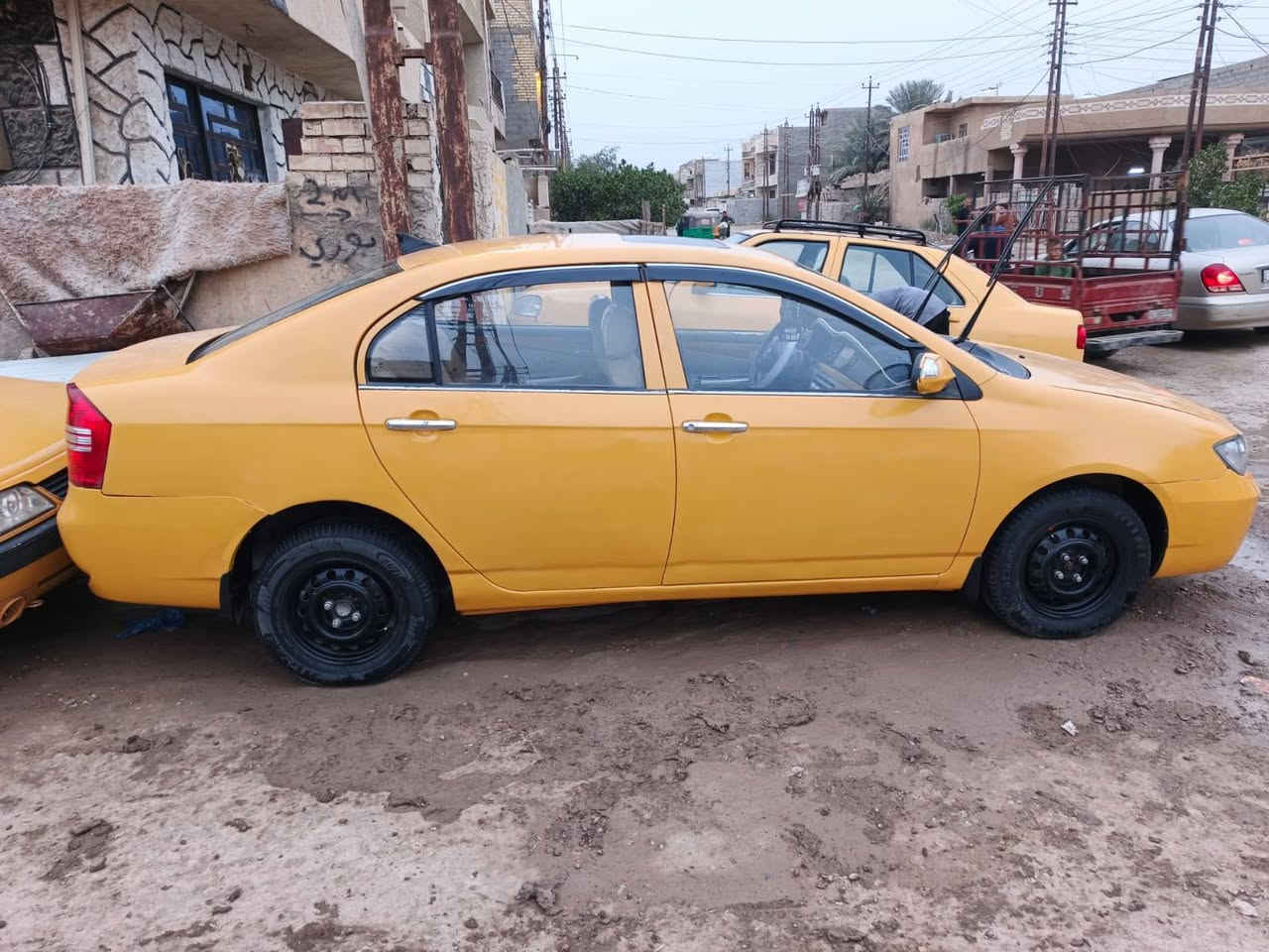 ليفان 2011 السياره جاهزه ماكينه  كير كورولا 1800 صدر جديد ما صار له اسبوع تخم تاير جديد محرك جديد داخل دوشمه كله جديد ارضيه كله جديد السياره جاهزه ما بيها شيء ما يشتغل مصبوغه عبايه كلها جاهزه وما بها كل نقص السعر 45 غير متواجد على الفيس اتصل الواتساب (0781 658 0791)
