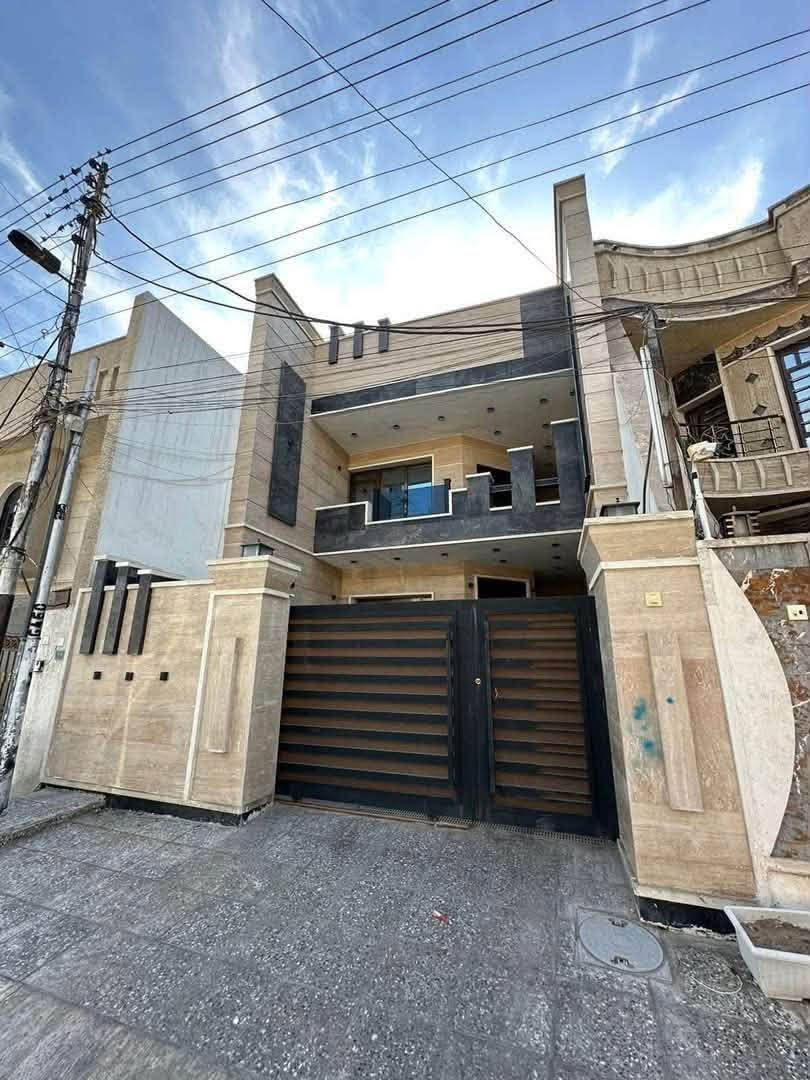 🏡 فرصة مميزة للايجار في السيدية  🏡

بيت 150 متر درجة اولى مدخلين وثلاث طوابق

✨ تفاصيل الدار :
🔹 5 نوم
🔹 صالة واسعة
🔹 مطبخ
🔹 خدمات صحية عدد 4
🔹 بلكونتان
🔹 مخزن ومنور 
🔹 كراج سيارة 

✅ خدمات متكاملة
✅ موقع هادئ مميز 

ذا كنت تبحث عن فرص استثمارية عقارية في السيدية، يفضل عليك التواصل مع مكتب الاعمار  الهندسي  للاستثمار العقاري للحصول على المزيد من المعلومات والاستشارة.

للاستفسار اكثر الاتصال على الارقام التاليه ؛.

***********
***********
او زياره موقع الشركة 📍
السيدية الضباط مجاور افران الزيتون 2 
#شركه_الاعمار_الهندسي_للاستثمار_والتطوير_العقاري.#
