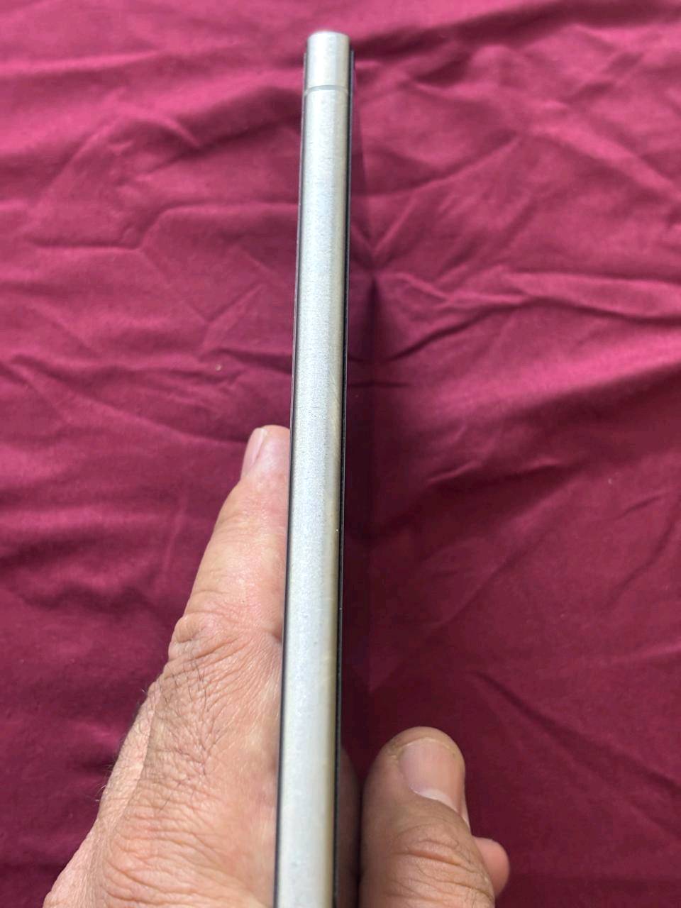 الترا ٢٤ ذاكرة ٥١٢ رام ١٢ نضيف جدا مضمون من اي عطل او تصليح تيتانيوم كفر حماية الكاميرات ولاصق حماية بدون ملحقات مدينة الصدر قطاع ٣٤ ما عندي توصيل الاستلام من الباب قفلة قفلة ٩٠٠