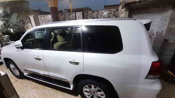السلام عليكم لاندكروزر مديل  2019 سيارة كفالة عامة مكان السيارة البصرة سيارة فول سيارة كاز  الاستفسار   ***********
