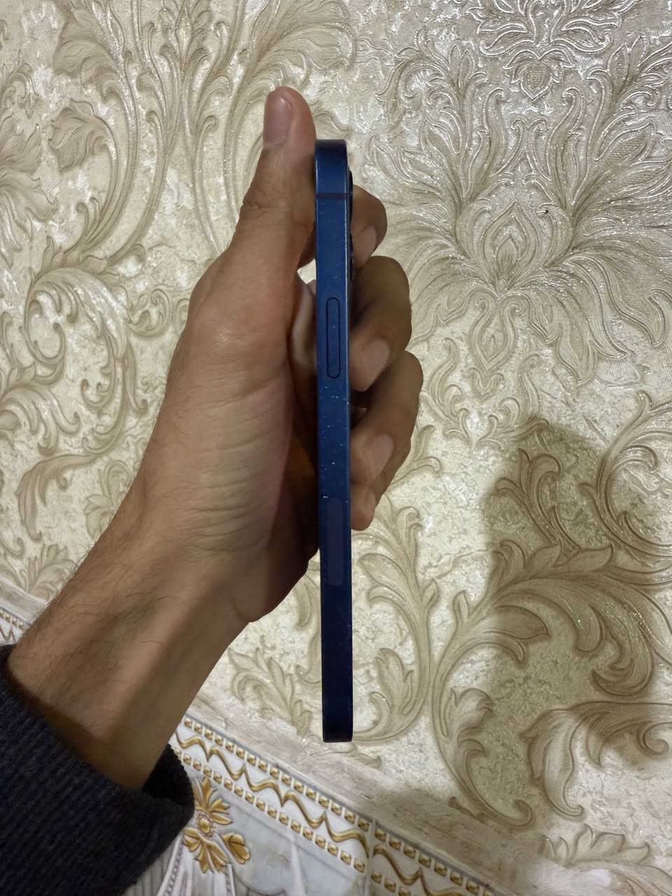 ايفون 12 ميني للبيع
ايفون 12 mini للبيع نظيف مع كارتونه والكيبل ، ما مفتوح ولا مبدل بي اي قطعة وكلشي شغال جهاز يخبل بس محتاج واريد ابيعه 
نسبة البطارية: 75% ما مرفوعة ولا مبدلة
السعر 250
***********
