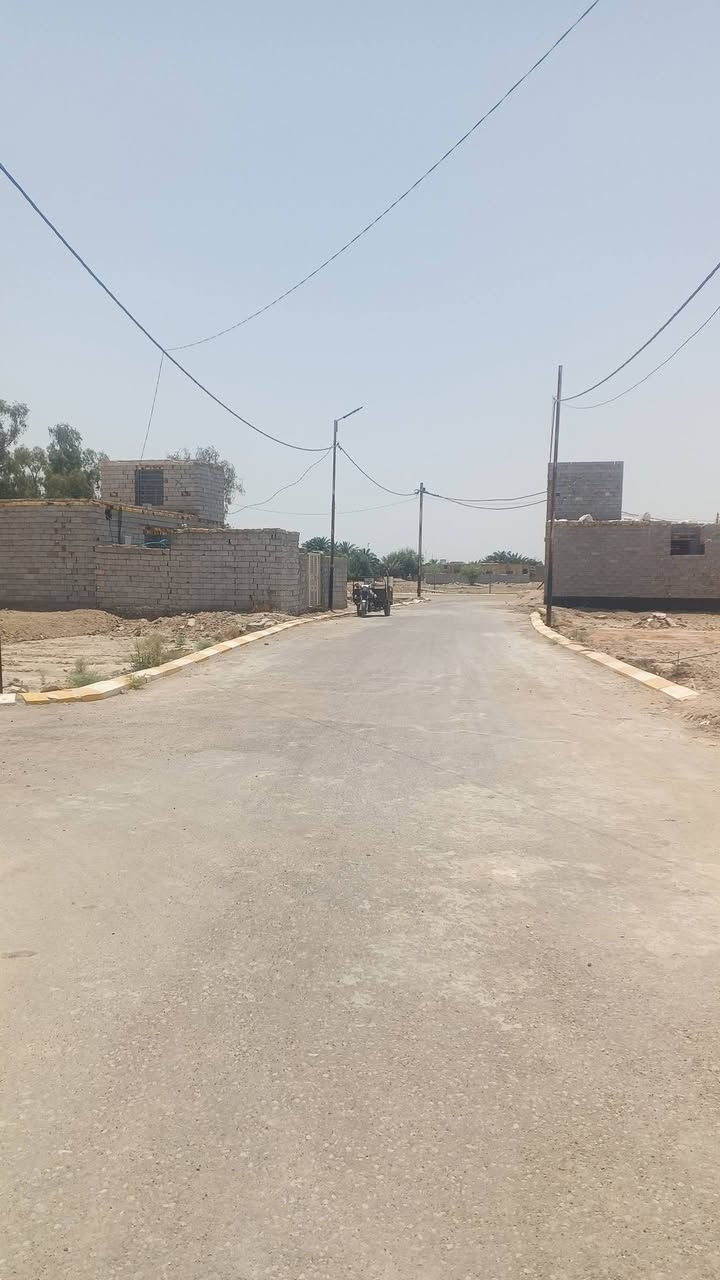 السلام عليكم. قطع سكنيه زراعي سند 25.مجمع الزهراء السكني.خلف مستوصف شارع 30.نهايه شارع 30.  يتوفر داخل المجمع انارة ليليه .تبليط .ارصفه. مولده . كهرباء.نت . ماء.قريب من المجمع مدارس .مركز صحي . موجود قطع بمساحات مختلفه .مساحة 100 متر. 4 ملايين ونص  .رقم الهاتف. ***********
