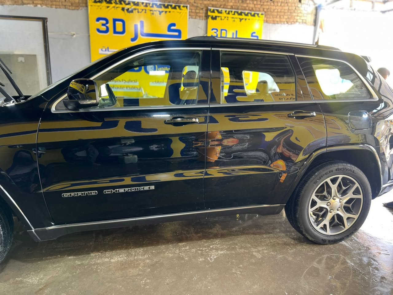 جيب شيروكي مديل 2018ماشيه 60 استخدام شخصي بسمي حادث جاملغ وبنيد فقط سعرها 265وبيها مجال بسيط رقم بغداد التواصل مع *********** مكلف بالنشر اتصل عالرقم واستفسر
