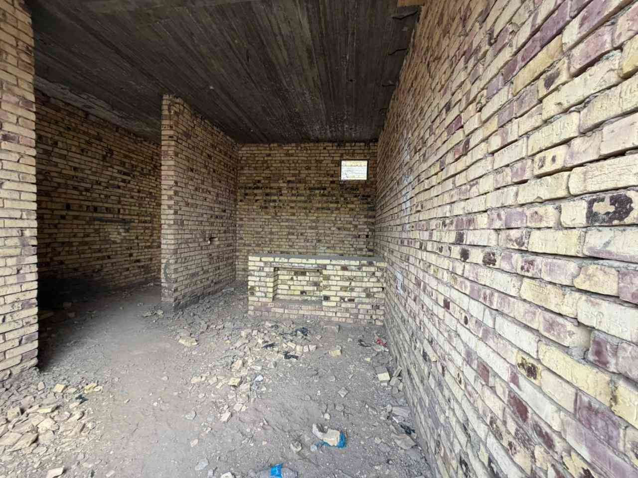 بيت للبيع
مساحة 200 سند 25 
يتكون غرفة ثنين
 و استقبال وصاله  ومطبخ حار بارد ومكتبة  حمامات عدد 2 داخلية و خارجية
 العنوان البو جاسم مقابل شارع الوكفة القديم  بنزله المجمع 
الاستفسار أتصل  ***********+*********** واتساب او مراسلة الصفحة ***********
