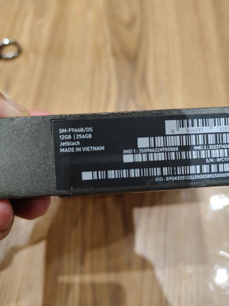 سامسونك z fold 7
ذاكدة 256 /12
الجهاز مستخدم شهر واحد فقط 
ملحقات كاملة
حافظات اصلية عدد2
شاحن 45 واط اصلي
لاصق الشاشه مال شركة بعده بالشاشات
السعر 1550,000/اسعار ثابته
الملك سنتر /السيدية
*********** بغداد, العراق
