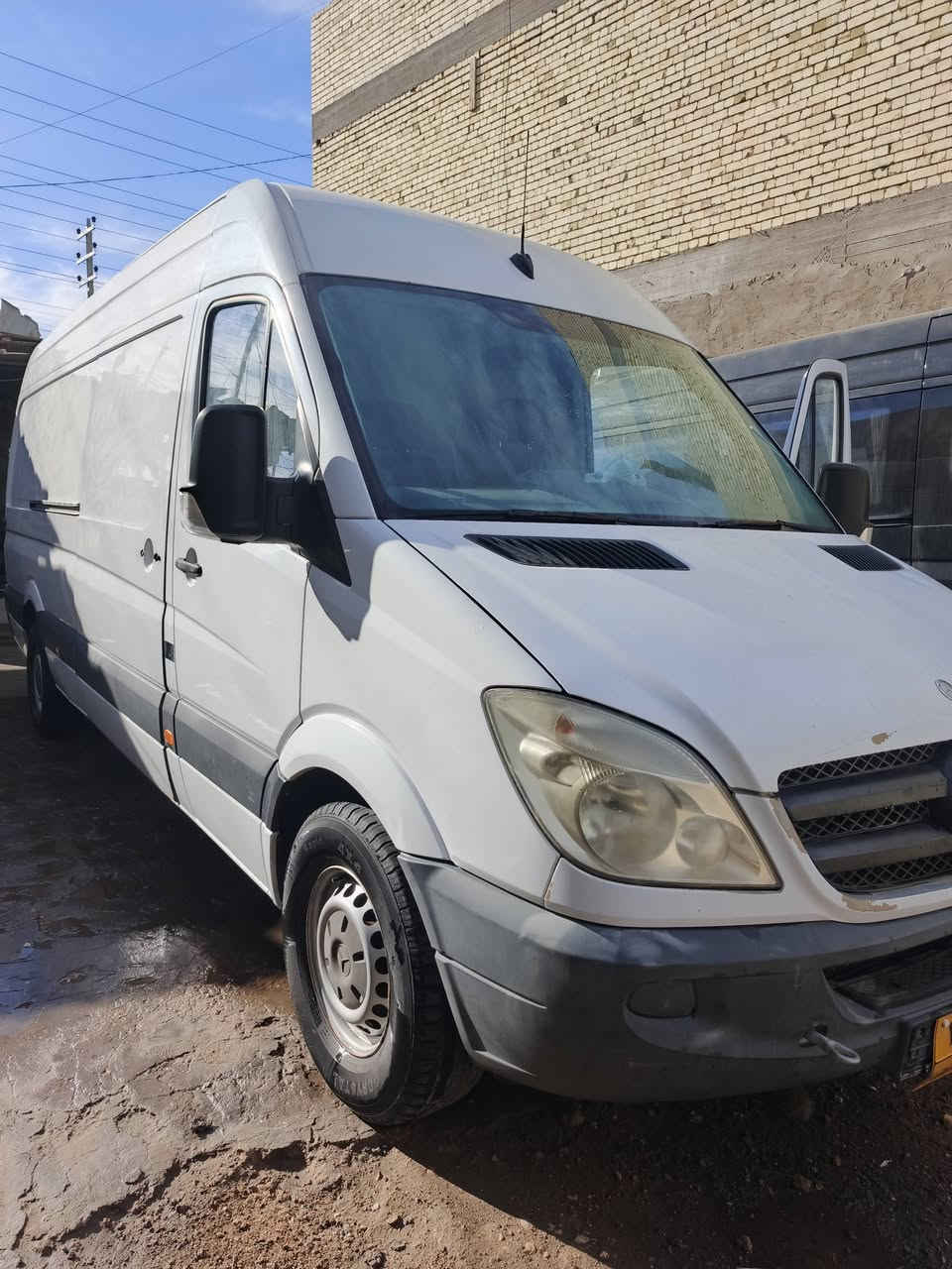 سلام عليكم مارسيدس سبرنتر للبيع موديل2012 رقم سليمانية سياره جديده السعر 190 ***********
