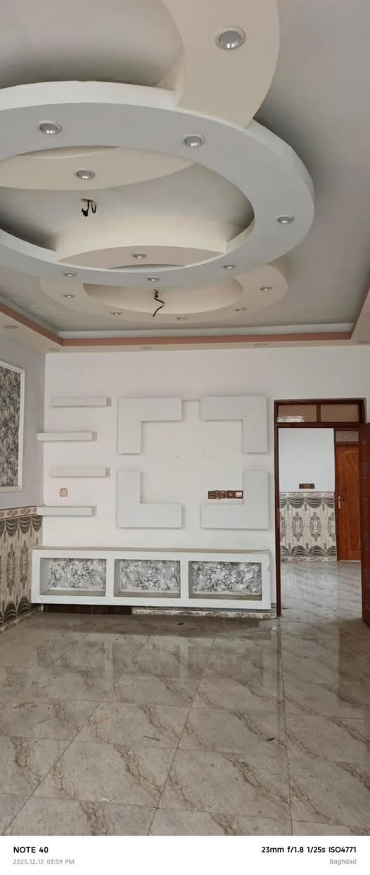 السلام عليكم دار للبيع في ابو غريب المنسيةمربع ال4000
مساحة الدار 150 م  طابقين يتكون ومن صالة ومطبخ وهول وصحيات 3غرف نوم بي وبقية الخدمات البيت فارغ وجاهز للسكن 

السعر مناسب 

للتفاصيل اكثر مراسلة الرقم ع الواتساب او خاص

‭0787 571 6753‬
