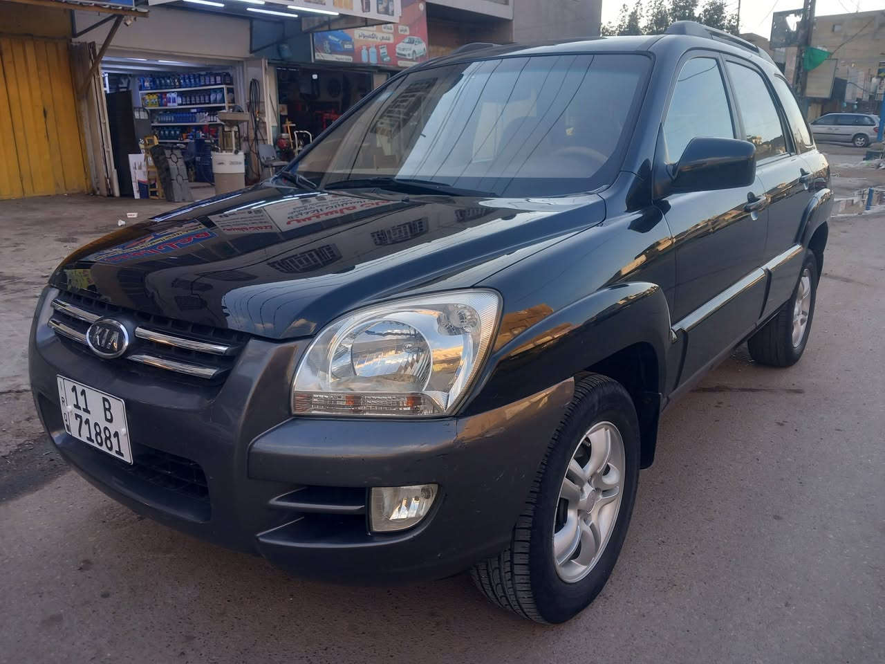 مكلف بالنشر السلام عليكم للبيع فقط كيا سبورتج موديل 2008 ماشيه 168 حقيقي مكينه 2700 كشنات جلد مكينه 6سلندر السياره فول فتحه تتفئه بالكشنات مكينه وكير صدر تخم تاير كفاله جدد لوك السياره بلاديه بدون صبغ فقط بارد جدأ بسيط بالبنيد تبريد ثلج سنويه لل30بأسمي تحويل مباشر السعر 120وبيها مجال للشراي مكاني بغداد الكراده شارع الصناعه قرب المحكمه  رقمي*********** رقمي بي واتساب ابو قمر
