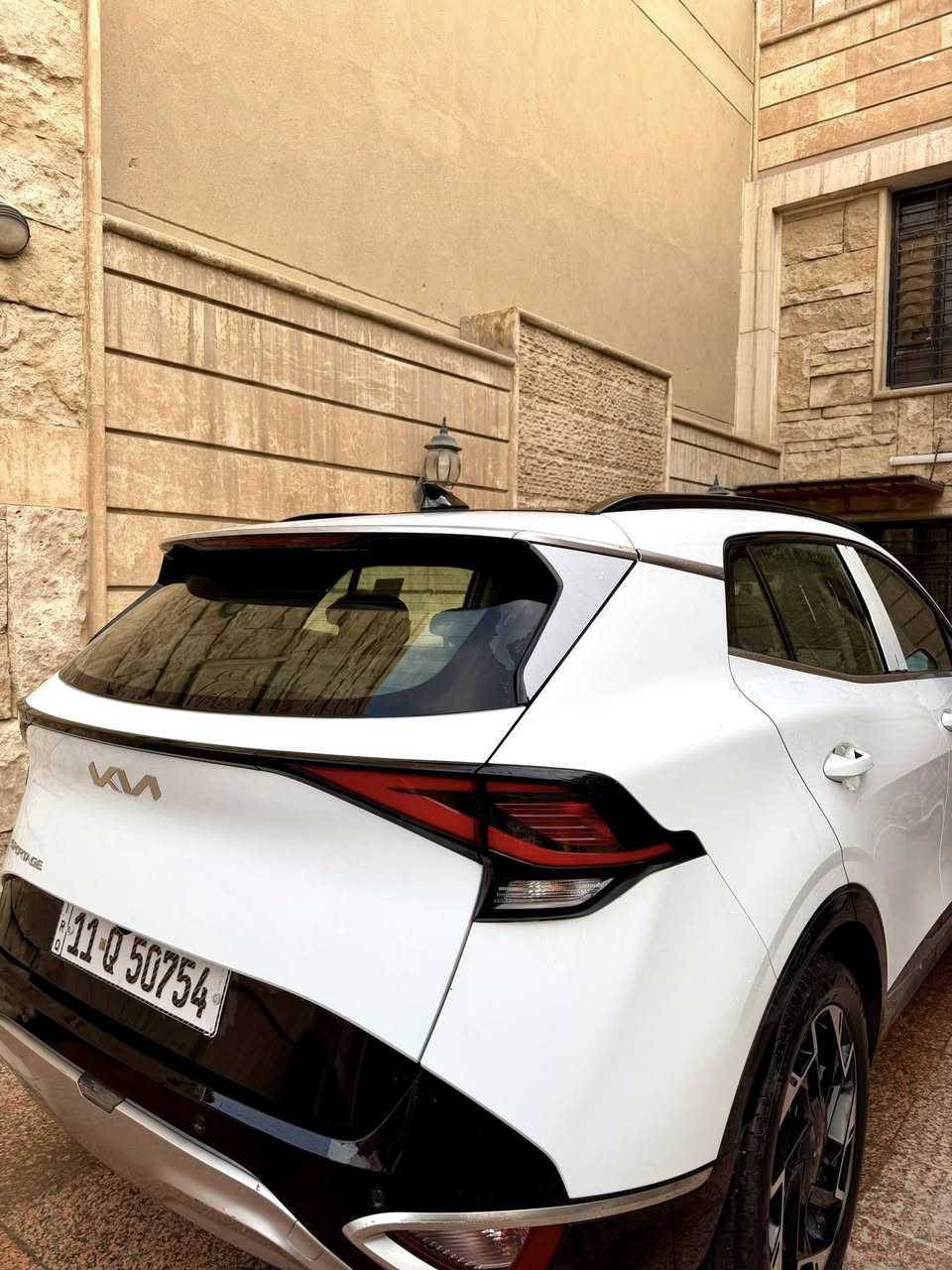 السلام عليكم
سبورتج خليجي

ماشية ٣٢ ألف لون ابيض مكفولة  بيها فقط تكحيل بالدعامية بسيط وشخط بالدعامية رقم بغداد بأسمي تحويل مباشر مواصفات فول 

مواصفات .

بانوراما

تدفئة كشنات

شاحن لاسلكي

بصمة

صندوق كهرباء

أنظمة قيادة عدد 4

كار بلي

Type-C منافذ شحن

تدفئة ستيرن

مثبت سرعة . تحديد مسار . مانع انحدار 

ويل كب حجم 19

حساسات امامية وخلفية

كامرة خلفية دوارة  وباقي المواصفات معروفة

محرك سيارة 2000 دوش

السعر 238 وبيه مجال بسيط

مكاني بغداد  الاعلام
***********
