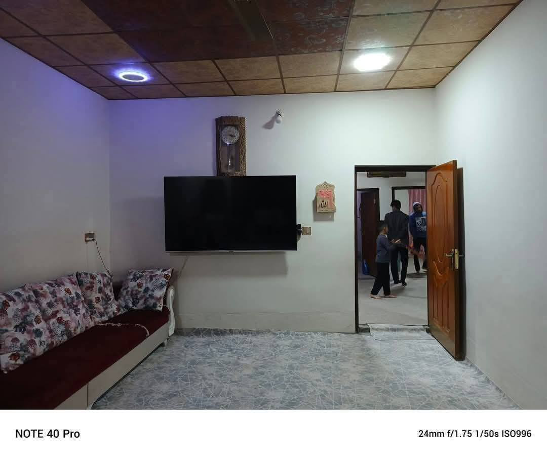 دار للبيع----مساحة 200م                                                        موقع --بنجاعلي قرب جامع رقيب                                                                                                                                                         
بناء نظيف 
كاعية سب 
مكان حلو  
فرع عريض 
-----------------------                                                                                                                         غرفتين نوم+ هول +مطبخ +استقبال+وصحيات بيتونة 
------------------------------
سعر  45مليون بي مجال
_________________                                                                                                           للاستفسار اتصال عالرقم       
٠ ***********📱
***********📱                                                     _________________________________________
