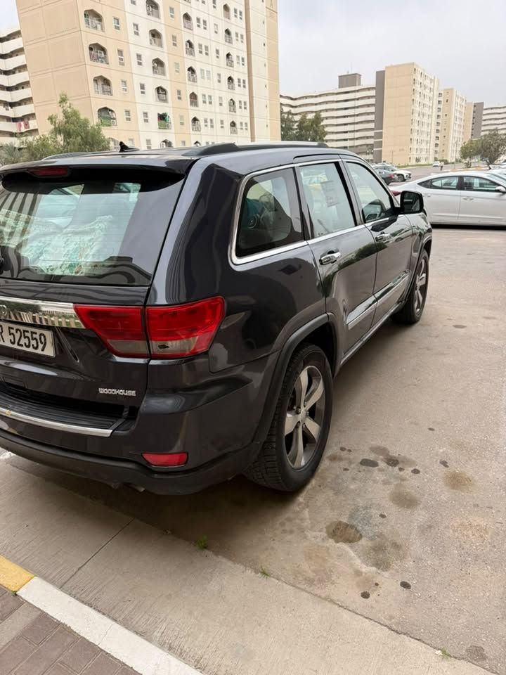 جيب لاريدو ٢٠١٣ بيهه ٣ قطع صبغ باسمي مكينه وكير كفاله مكان بغداد زيونه *********** السعر ١٣٥ قفل سنويه وهزه وقم جديد قبل شهر حولتهه
