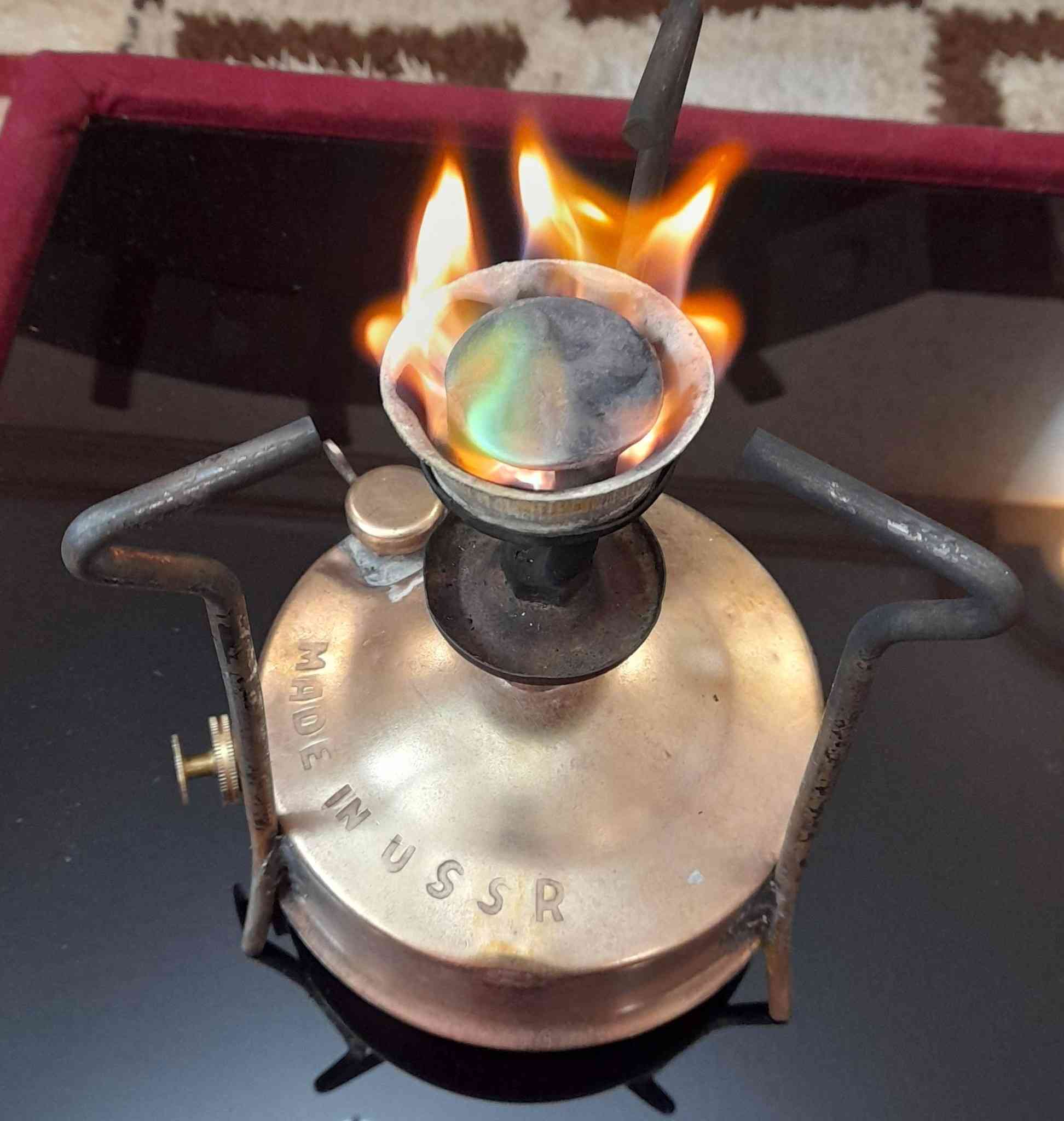 موقد كاز قديم (Primus) بحالة ممتازة ويعمل بشكل كامل 🔥
قطعة تراثية مميزة لهواة الجمع أو التخييم
يتميز بشكل كلاسيكي جميل ولهب ملون ملفت 🔥💚
مناسب للعرض أو الاستخدام
📍الحالة: نظيف وشغال
📩 للتواصل على الخاص


**إذا كنت صاحب هذا الإعلان وتريد حذفه لأي سبب، رجاءا أرسل رسالة إلى الدعم الفني**